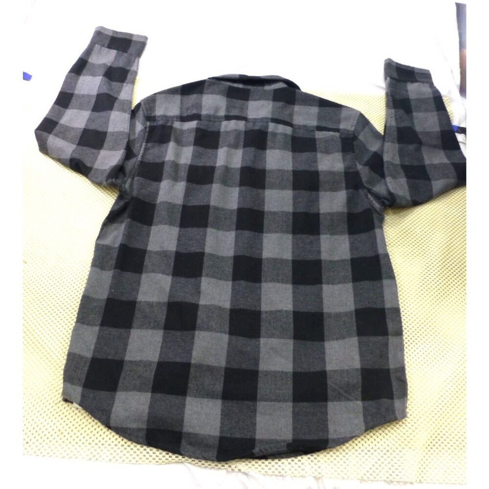 Free Planet Mens Black & Gray Plaid Flannel Button-Up Long Sleeve Shirt Med - Picture 2 of 8